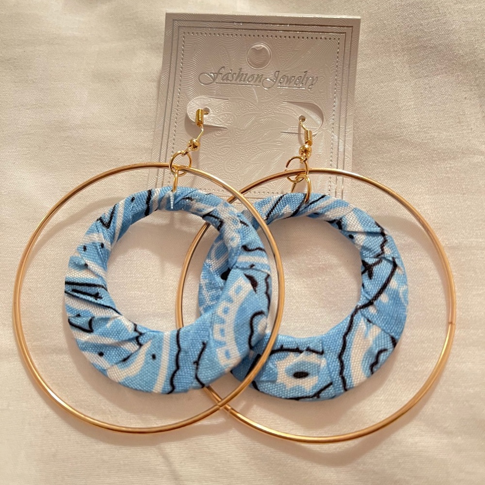 I sell new earrings